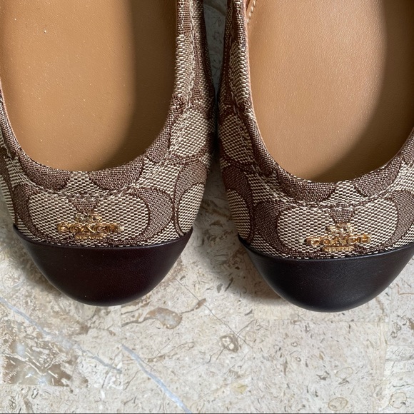 Chelsea Cap Toe Flats Slip On Khaki Monogram Almond Toe Size 9B New - Picture 10 of 10